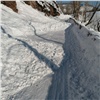 Дорогу на юге Красноярского края завалило лавиной