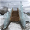 В Красноярске начали разбирать два ледовых городка. Они растаяли 