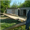 В Свердловском районе снесли безобразные и опасные гаражи 