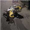 На Взлётке байкер влетел в бетонный забор после столкновения с Infiniti: пострадали два человека (видео)