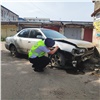 В Красноярске сильно пьяный мужчина на угнанном авто совершил 3 ДТП (видео)
