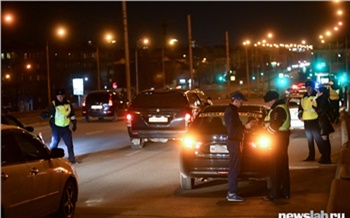 За ночь в Красноярске поймали 15 автопьяниц: один распивал алкоголь прямо во время движения
