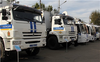 «Квадрокоптеры и грузовик, в котором можно жить»: красноярская полиция показала новую технику