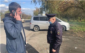 Автомобилист незаконно возил людей из Дивногорска в Красноярск и попался полиции