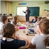 В Красноярском крае резко вырос спрос на учителей. Средняя зарплата — 30 тысяч рублей