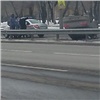 «Очень дорогая смска вышла»: в Красноярске на ровном участке дороги перевернулся Volkswagen (видео)