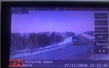 На трассе в Красноярском крае полиция тайно следит за лихачами на грузовиках