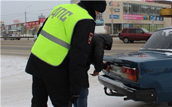 В Красноярске прошел масштабный рейд по поиску машин с недействительными номерами