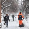 На красноярских площадях продолжают складировать снег. Власти во всем винят морозы