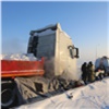 «За 5 минут перемерзла солярка»: дальнобойщик три дня провел в замерзшей машине под Красноярском (видео)