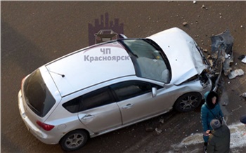 На Водопьянова нетрезвый водитель разбил машину об BMW и отправился в больницу
