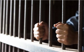 Житель Хакасии 7 лет насиловал двух малолетних девочек: суд дал 21 год тюрьмы