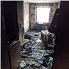 Ночью в Железнодорожном районе вспыхнула квартира в пятиэтажке. Жильцы думали о поджоге (видео)
