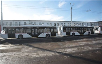 «„Распаковывают“ с особым смаком»: в Красноярск пришли новые троллейбусы