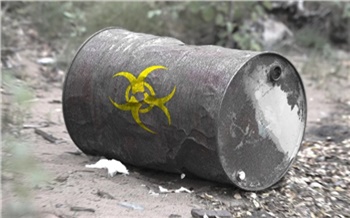 «Такие вопросы не решаются под столом»: Александр Усс поручил проверить контракт на захоронение 900 тонн пестицидов под Красноярском