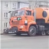 «Погода позволила»: в Красноярске снова начали пылесосить дороги (видео)