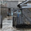 Ночью в Красноярске подтопило несколько домов возле реки Бугач (видео)