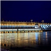 Красноярская ГЭС в честь 1 мая и Дня Победы включила архитектурную подсветку