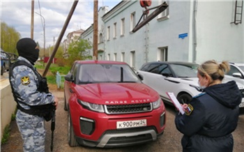 У жителя Красноярска арестовали Range Rover из-за крупного долга перед банком
