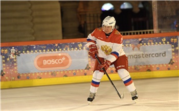 Владимир Путин пообещал сыграть в хоккей с красноярской командой старшего поколения