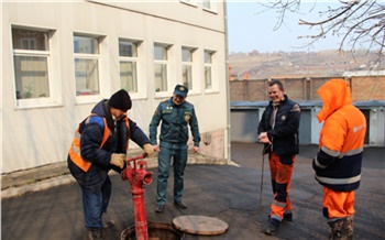 Как перезимовали пожарные гидранты: КрасКом и МЧС провели совместный рейд по Красноярску