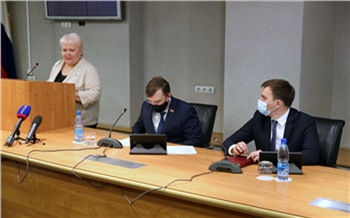 Людмила Магомедова рассказала норильским коллегам об итогах своей депутатской работы в Заксобрании