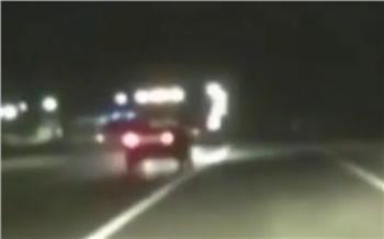 В Назарово пьяный водитель чудом избежал ДТП с грузовиком во время полицейской погони