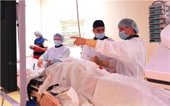 «Напоминает работу тоннелепроходческого комплекса»: красноярские хирурги освоили новую операцию на сосудах