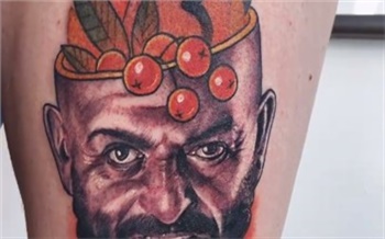 «Вы со своими мемами достали»: красноярец сделал татуировку с портретом Михаила Шуфутинского