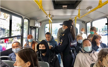 «Из-за них возникают конфликты и срываются рейсы»: в красноярских автобусах продолжаются рейды по поиску антимасочников