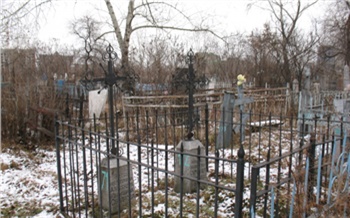 Красноярцев пригласили на уборку могил Суриковых на Троицком кладбище