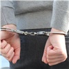 «Показания давать отказывается»: оглушившего 15-летнюю девочку насильника отправили под стражу