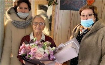 «Мое утро не проходит без гимнастики»: жительница Ачинска отметила 100-летний юбилей
