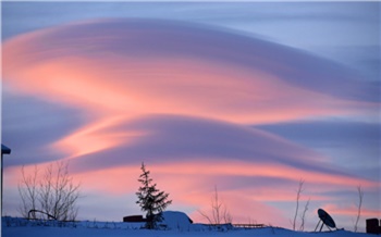 В Норильске заметили необычные неподвижные облака