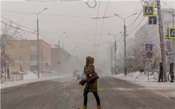 Синоптики предупредили о сильном ветре в Красноярске 3 декабря