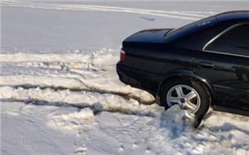 ГИБДД предупредила красноярских водителей об опасности выезда на лед