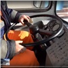 «Играет машинами в тетрис»: в мэрии Красноярска рассказали о перегонщике троллейбусов (видео)