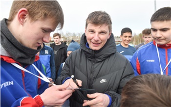 «Хочется каждому подарить эмоции»: в Мурманской области впервые прошел фестиваль футбола с участием именитых спортсменов