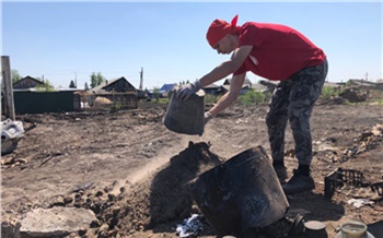 Красноярские волонтеры и студенты продолжают устранять последствия майских пожаров