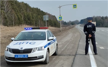 На красноярские дороги выводят дополнительные и скрытые патрули ГИБДД. Водителей ждут массовые проверки