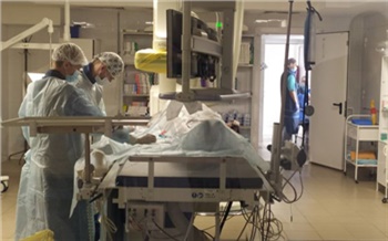 В один день перенес инфаркт и инсульт: врачи красноярской 20-й больницы дважды спасли жизнь пациенту