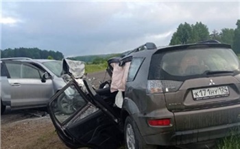 На трассе в Красноярском крае в лобовом столкновении иномарок погибли двое мужчин