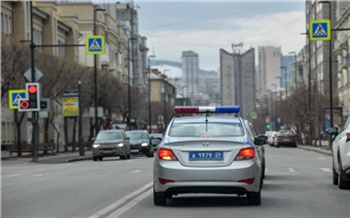 На выездах из Красноярска выставили экипажи ДПС для массовых проверок водителей