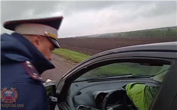 За выходные в Красноярском крае сотрудники ГИБДД поймали 140 водителей при выезде на встречку