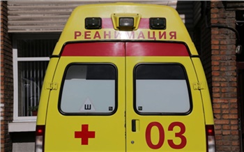 Скорая врезалась в два автомобиля на улице Копылова в Красноярске: пострадали три человека