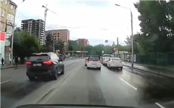 В Красноярске нашли и наказали выехавшего на встречку водителя BMW