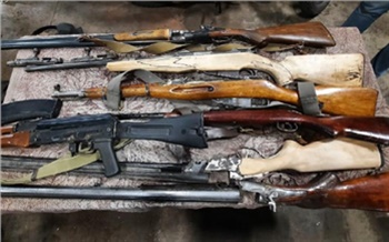 Целый арсенал незаконного оружия изъяли у жителя Красноярского края