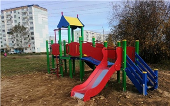 Богучанская ГЭС подарила Кодинску детский игровой комплекс
