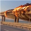 На Крымском мосту из-за подрыва грузовика обрушилось несколько пролетов и загорелись вагоны-цистерны (видео)