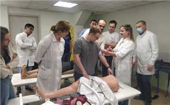 Красноярские врачи проходят курсы по военно-полевым дисциплинам